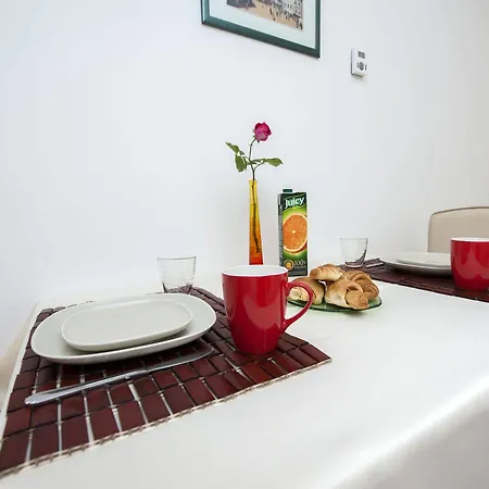 Davorka Apartment *