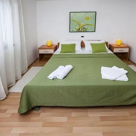 Davorka Apartment *